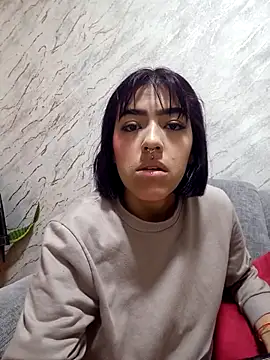 Dulce Bella  online show from 10.24.25