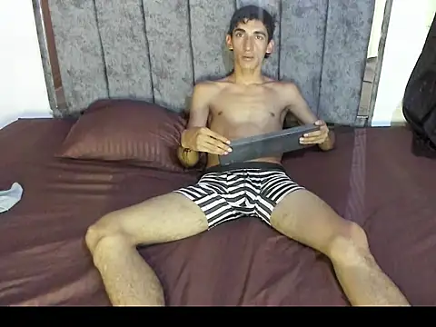 Snapshot of Golosa_hard_sex chatting on 09.25.25 Golosa hard sex online show from 09.25.25