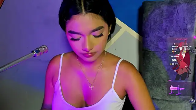 lau-hot online show from 12.20.25