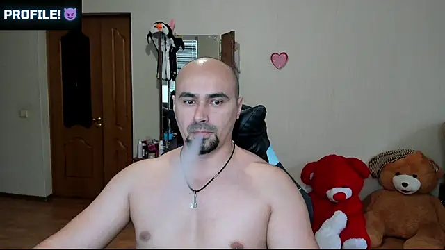 Snapshot of Gri_SH chatting on 10.17.25 Gri SH online show from 10.17.25