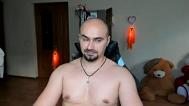 Snapshot of Gri_SH chatting on 10.31.25 Gri SH online show from 10.31.25