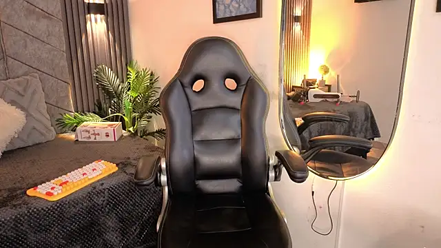 1Anya online show from 12.16.25