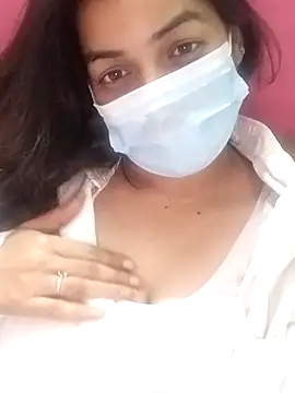 Snapshot of the_saavi chatting on 11.29.25 the saavi online show from 11.29.25