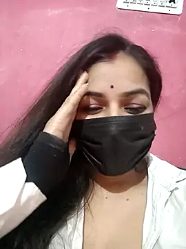 Snapshot of the_saavi chatting on 12.15.25 the saavi online show from 12.15.25