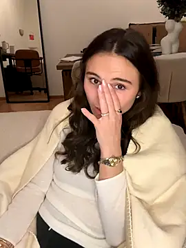 SophiiaStarr online show from 10.15.25