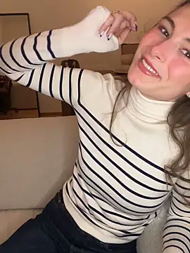 SophiiaStarr online show from 11.16.25