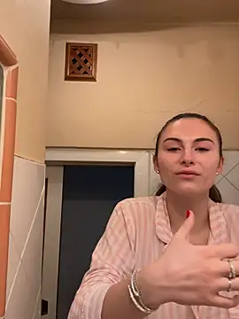 SophiiaStarr online show from 02.14.26