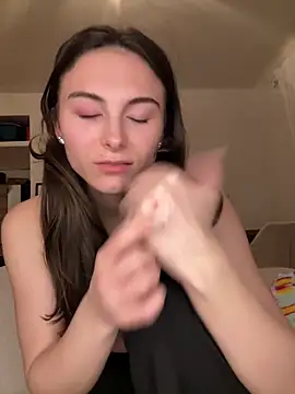 SophiiaStarr online show from 03.30.26