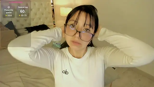 Snapshot of Zoe_Xra chatting on 06.13.26 Zoe Xra online show from 06.13.26