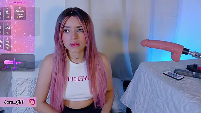 LaraGiil online show from 09.11.25