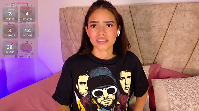 LaraGiil online show from 10.08.25