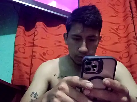 Snapshot of True_Di chatting on 09.19.25 True Di online show from 09.19.25