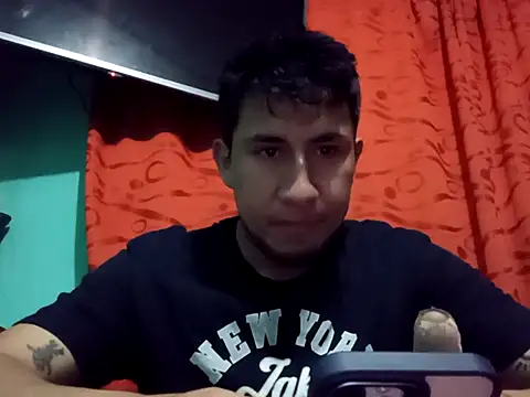 Snapshot of True_Di chatting on 09.23.25 True Di online show from 09.23.25