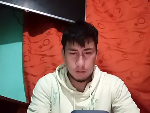 Snapshot of True_Di chatting on 10.03.25 True Di online show from 10.03.25