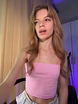 Snapshot of mari__papi chatting on 05.15.26 mari papi online show from 05.15.26