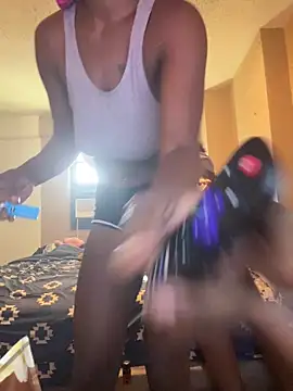 Snapshot of nawtyzaddie chatting on 09.18.25 nawtyzaddie online show from 09.18.25