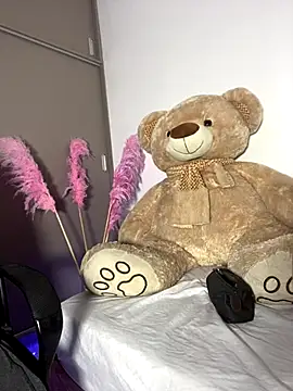 Charlottediolet online show from 09.18.25