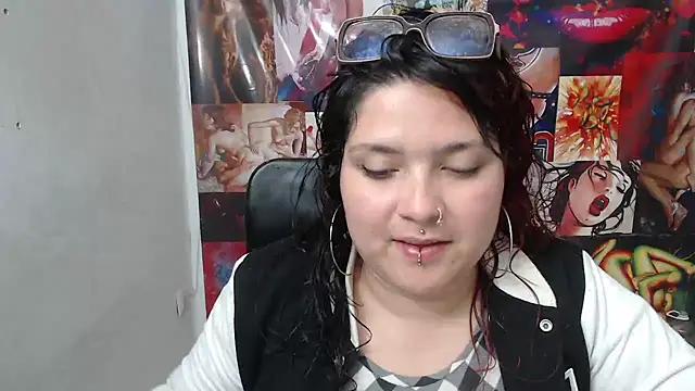 Curvy-Queen online show from 10.11.25