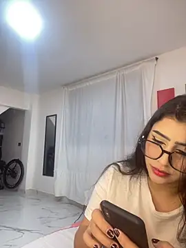 Snapshot of Sweet_and_Rous0 chatting on 10.07.25 Sweet and Rous0 online show from 10.07.25