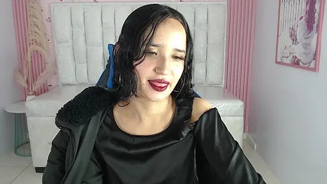 Snapshot of bella_vibess_s chatting on 09.22.25 bella vibess s online show from 09.22.25