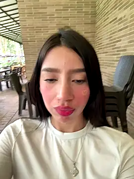 Snapshot of Min_junn chatting on 10.03.25 Min junn online show from 10.03.25