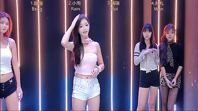 queen-001 online show from 11.13.25