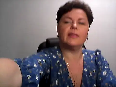 EllaLove2277 online show from 11.17.25