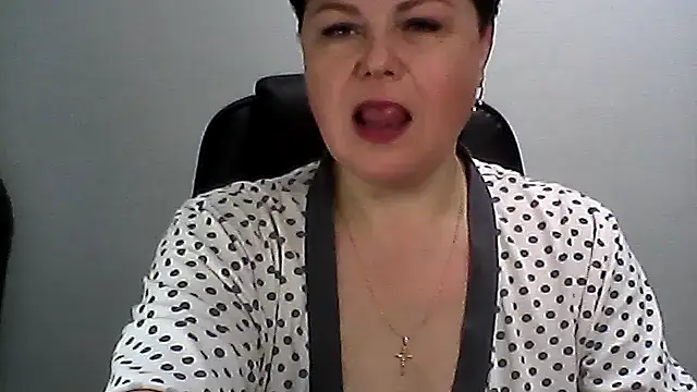 EllaLove2277 online show from 11.28.25