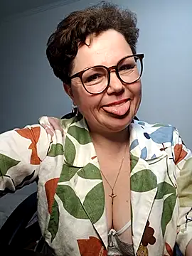 EllaLove2277 online show from 04.18.26