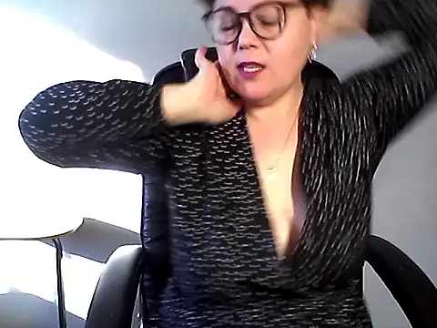 EllaLove2277 online show from 04.21.26