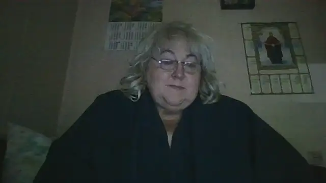 Snapshot of Lala-Love56 chatting on 10.20.25 Lala-Love56 online show from 10.20.25