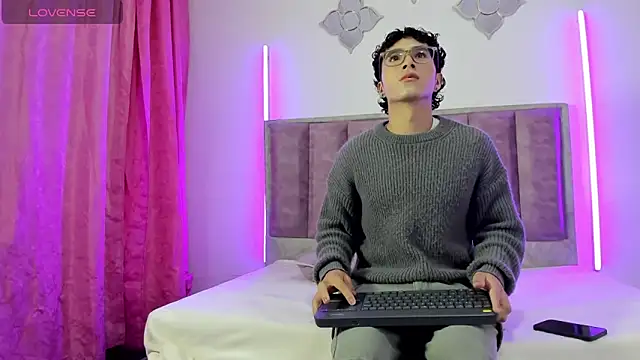 0anonimo bottom1 online show from 09.15.25