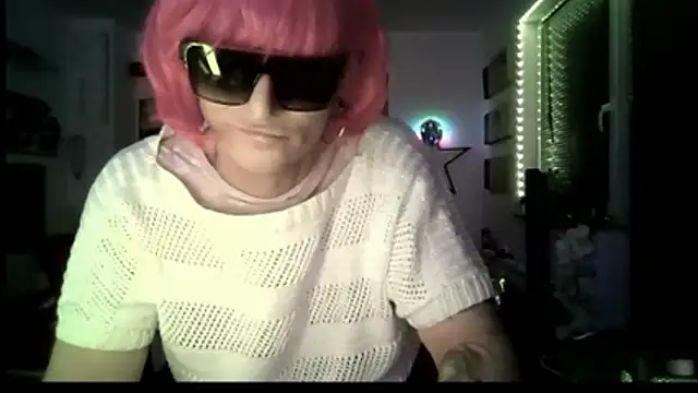 Snapshot of hellgirl1980 chatting on 04.23.26 hellgirl1980 online show from 04.23.26