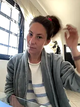 Snapshot of misspiecitos chatting on 09.12.25 misspiecitos online show from 09.12.25