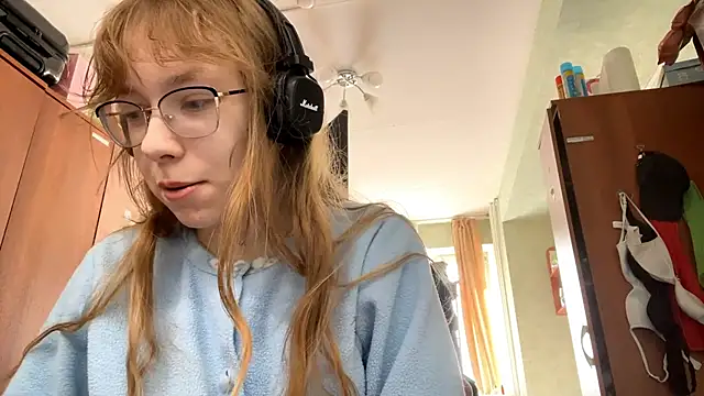 Snapshot of LouieRutt chatting on 09.14.25 LouieRutt online show from 09.14.25