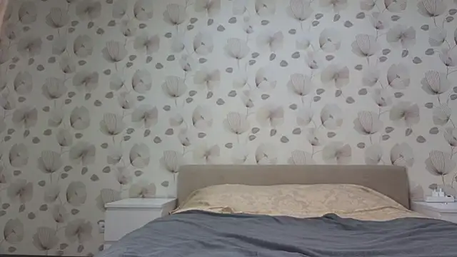 Snapshot of Annabel_theMoon chatting on 10.06.25 Annabel theMoon online show from 10.06.25