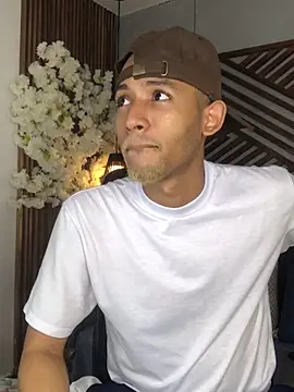 B Wild online show from 10.08.25