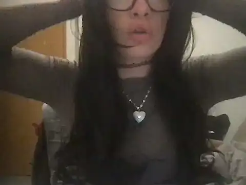 Snapshot of Meliraya chatting on 11.13.25 Meliraya online show from 11.13.25