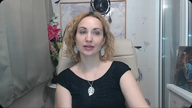 Snapshot of KatrinAlluring chatting on 10.23.25 KatrinAlluring online show from 10.23.25