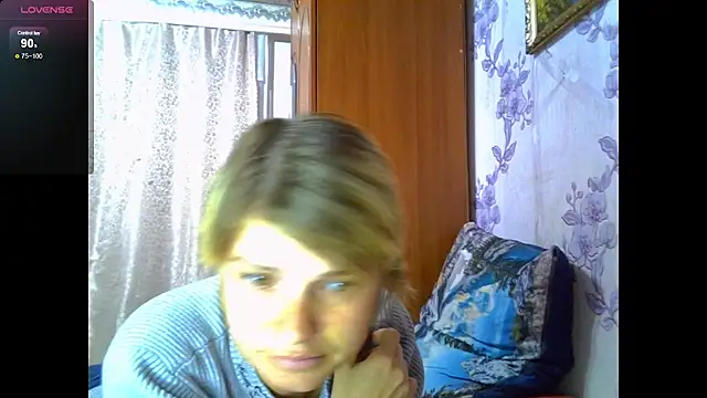 Snapshot of SaraSnow_ chatting on 10.16.25 SaraSnow  online show from 10.16.25