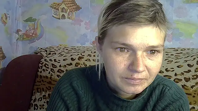 SaraSnow  online show from 04.30.26
