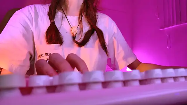 Yoka paradoXXX online show from 12.05.25