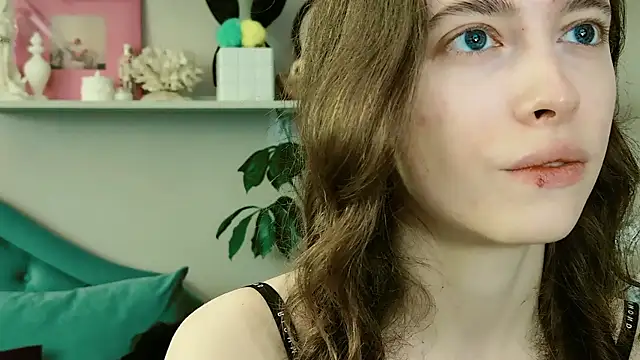 Yoka paradoXXX online show from 05.18.26