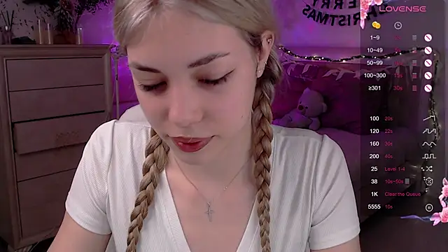 Leila Vanilla online show from 01.08.26