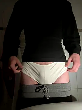 Snapshot of Jamilo_young chatting on 09.30.25 Jamilo young online show from 09.30.25