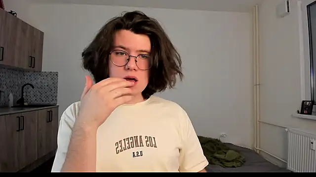 Snapshot of Derek_Shameless chatting on 02.11.26 Derek Shameless online show from 02.11.26