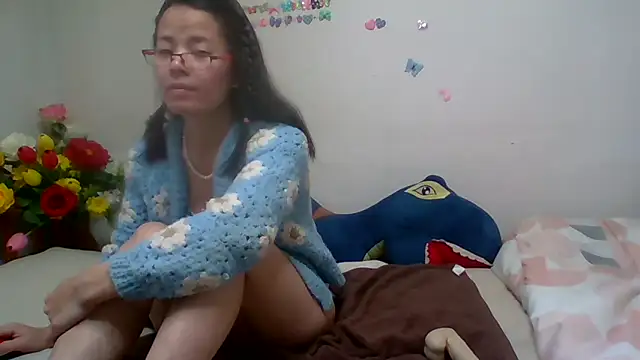 Snapshot of sweethanajapanese chatting on 12.22.25 sweethanajapanese online show from 12.22.25