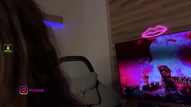 Snapshot of SofI-Play chatting on 09.24.25 SofI-Play online show from 09.24.25