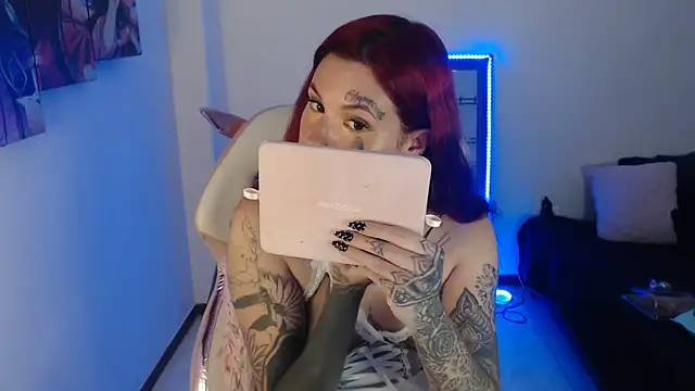 Maddy Vicius19 online show from 11.18.25