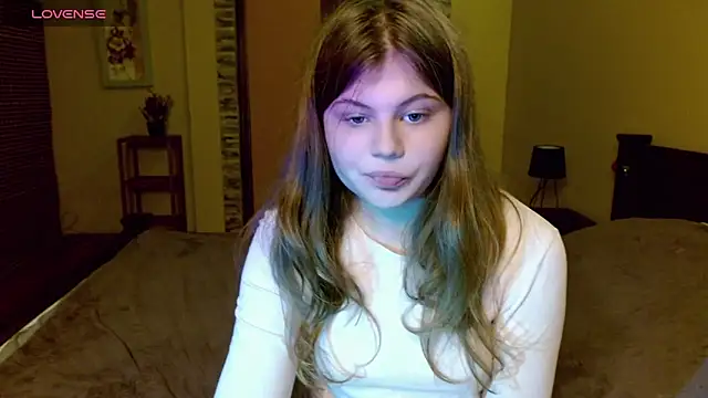 Lilly Jess online show from 10.06.25